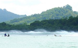 Warga di Pantai Selatan Diminta Waspadai Ombak dan Angin Kencang