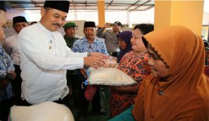 Banyuwangi Salurkan Bantuan Pangan Non Tunai