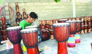 Alat Musik Jimbe Buatan Sempu Tembus Eropa