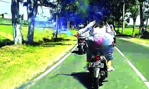 Rayakan Kelulusan, Puluhan Siswa SMA Gelar Konvoi dan Nyalakan Kembang Api