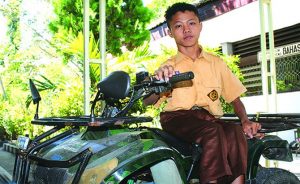 Semangat Belajar di Tengah Keterbatasan Fisik