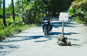 Dump Truk Pengangkut Pasir dan Tanah Uruk Resahkan Warga