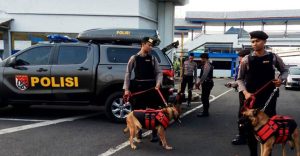 Brimob dan Gegana Amankan Pelabuhan dan Bandara Selama Lebaran