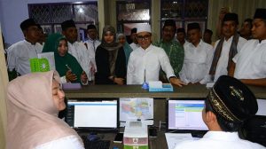 Safari Ramadan, Bupati Anas Pantau Pelayanan Desa Malam Hari