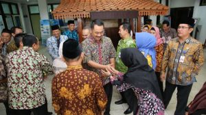 Wabup Banyuwangi Cek Absensi PNS di Hari Pertama Kerja