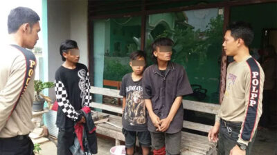 Ngamen di Jalanan, Tiga Anak Punk Terjaring Razia Satpol PP