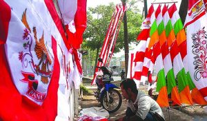 Penjual Bendera Merah Putih Mulai Marak