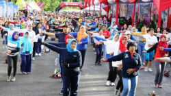 Ratusan-Peserta-Sepeda-Nusantara-2018-Diajak-Senam-Kreasi-I-Love-Banyuwangi