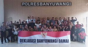 Kelompok Pro dan Kontra #2019GantiPresiden Deklarasi Banyuwangi Damai