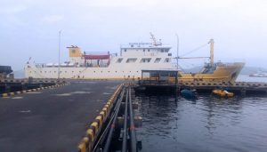 Cuaca Buruk, Ratusan Penumpang Kapal Tertahan di Pelabuhan Tanjungwangi