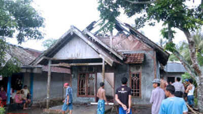 Ditinggal ke Sawah, Rumah Warga Purwoagung Ludes Terbakar