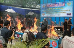 Ratusan Ribu Rokok Ilegal Dimusnahkan Bea Cukai