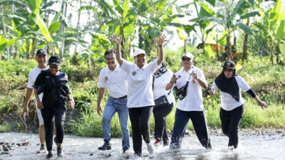 Asyiknya Menteri Rini, Bupati Anas, dan Bos Bank BUMN Ikut Chocolate Glenmore Run