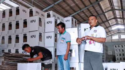 Pemilu di Depan Mata, KPU Banyuwangi Mulai Merakit 25.580 Kotak Suara