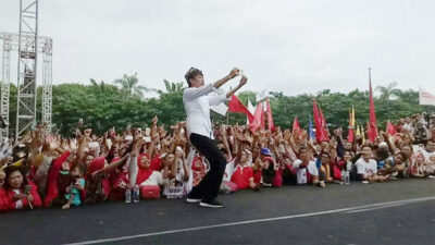 In Banyuwangi, Jokowi Ajak Pendukungnya Pakai Baju Putih Saat ke TPS