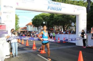Chamit Nur Cholis Juarai Mandiri Banyuwangi Half Marathon 2019