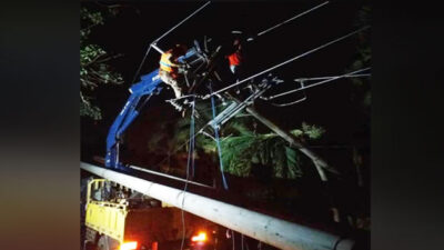 Heavy Rain and Strong Wind Demolition 4 Power pole