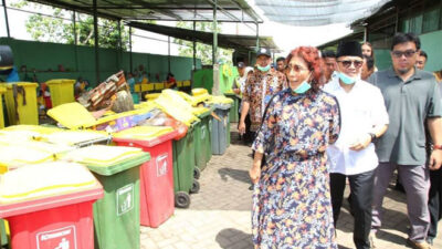 Menteri Susi Pudjiastuti Apresiasi Pengolahan Sampah Pelabuhan Muncar