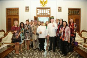 Dozens of Tourist Actors Will Bring US Tourists to Banyuwangi