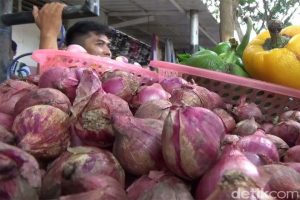 Harga Bawang Turun, Giliran Cabai dan Tomat Merangkak Naik