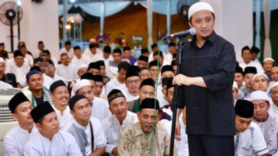 Yusuf Mansur Isi Peringatan Nuzulul Quran di Pendopo Banyuwangi