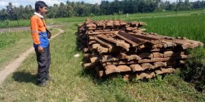 Pencurian Bantalan Rel Kereta Api di Sempu Digagalkan Warga
