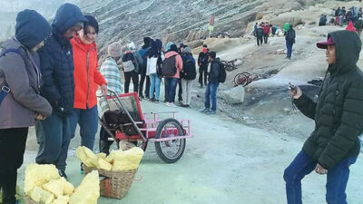 Brrr… Suhu Kawah Ijen Sentuh 4 Derajat Celsius