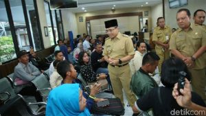 Sidak Hari Pertama Kerja, Bupati Azwar Anas: Pelayanan Publik Berjalan Normal