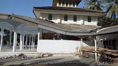 Earthquake M 6 in Bali, Atap Masjid di Banyuwangi Nyaris Roboh