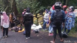 Brake Motorcycle Blong, Children of Age 6 Year of Death on Ijen Crater Trail