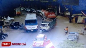 Brake failure, Passenger Bus Crash 6 Vehicles in Tile