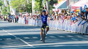 Pebalap Indonesia Aiman Cahyadi Juara Etape 2 Tour de Banyuwangi Ijen