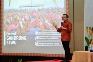 Bupati Anas Dukung Pariwisata dan Ekonomi Kreatif dalam Satu Kementerian