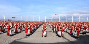 Want to see thousands of love dancing on the beach, Don't Miss Gandrung Sewu Next Week