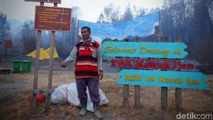 Kawah Ijen Ditutup, Wisatawan dan Penambang Mengeluh