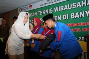 Kemenperin Latih Santri Banyuwangi Berbisnis Roti