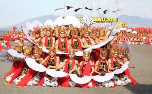 Ribuan Penari Festival Gandrung Sewu Banyuwangi Bikin ‘Merinding’ Ribuan Wisatawan