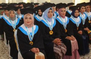 STIKES Banyuwangi Graduation 186 Health workers