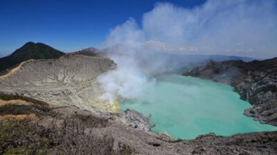 Up! Kawah Ijen Dibuka Kembali Pasca Kebakaran Hutan