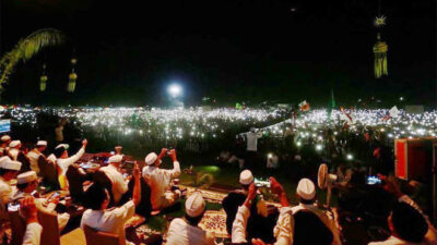 Ribuan Warga Banyuwangi Bersholawat Bareng Syubbanul Muslimin dan Gus Muwafiq