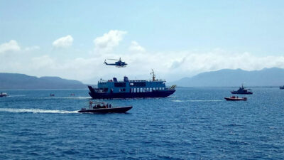 SAR Gabungan Evakuasi Penumpang Kapal Kandas di Selat Bali