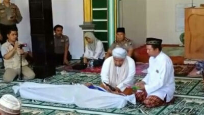 Get rid of accusations of having witchcraft, Men in Wongsorejo Take the Pocong Oath