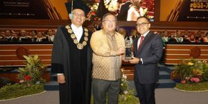 Universitas Airlangga Beri Anugerah Inovasi Daerah Terbaik ke Banyuwangi