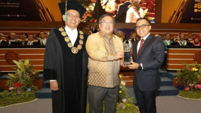 Universitas Airlangga Beri Anugerah Inovasi Daerah Terbaik ke Banyuwangi