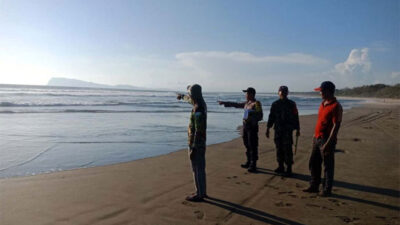 3 Bocah Hilang Terseret Ombak Pantai Trianggulasi