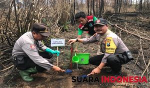 Sedekah Oksigen, Polresta Banyuwangi Tanam Pohon di Lokasi Rawan Bencana