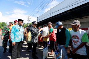 Banyuwangi Kembali Salurkan Jaring Pengaman bagi Warga Berpendapatan Harian Terdampak Corona