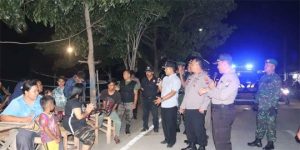 Cegah Corona, Polisi Bubarkan Kerumunan Masyarakat