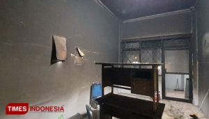 Diduga Korsleting Listrik, Ruangan PPK Kecamatan Srono Terbakar