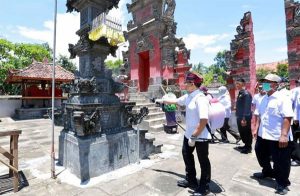 Cegah Covid-19, Pura hingga Klenteng di Banyuwangi Disemprot Disinfektan